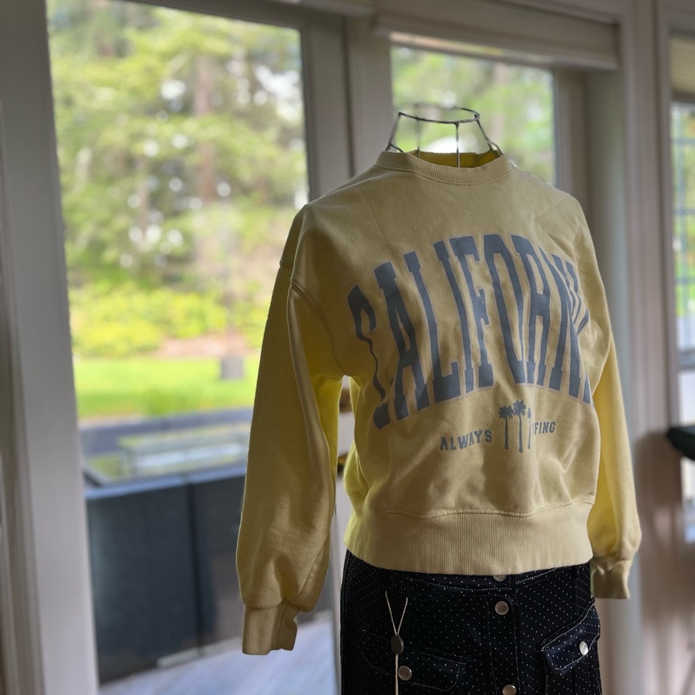 Zara Light Yellow Sweatshirt
